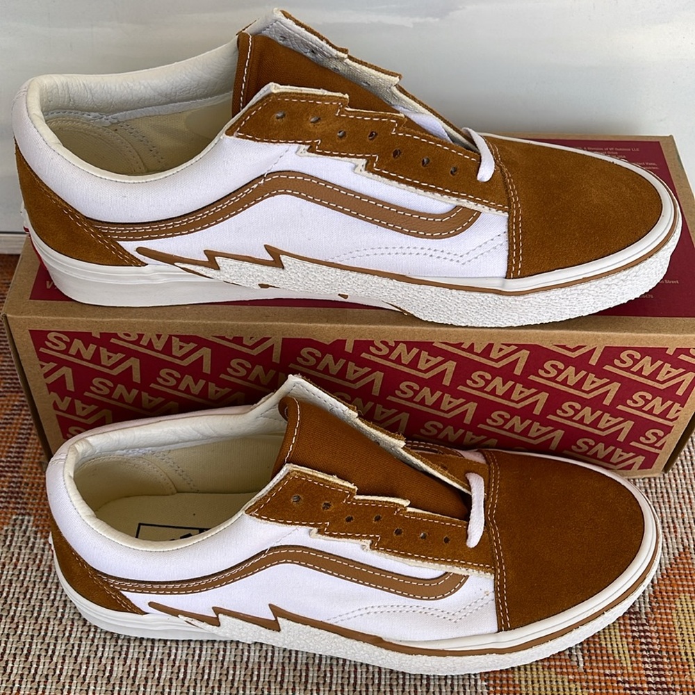 Vans Men’s Old Skool Bolt
Cathay Spice
VN0009Q5KFR 
Sneakers - Picture 3 of 16